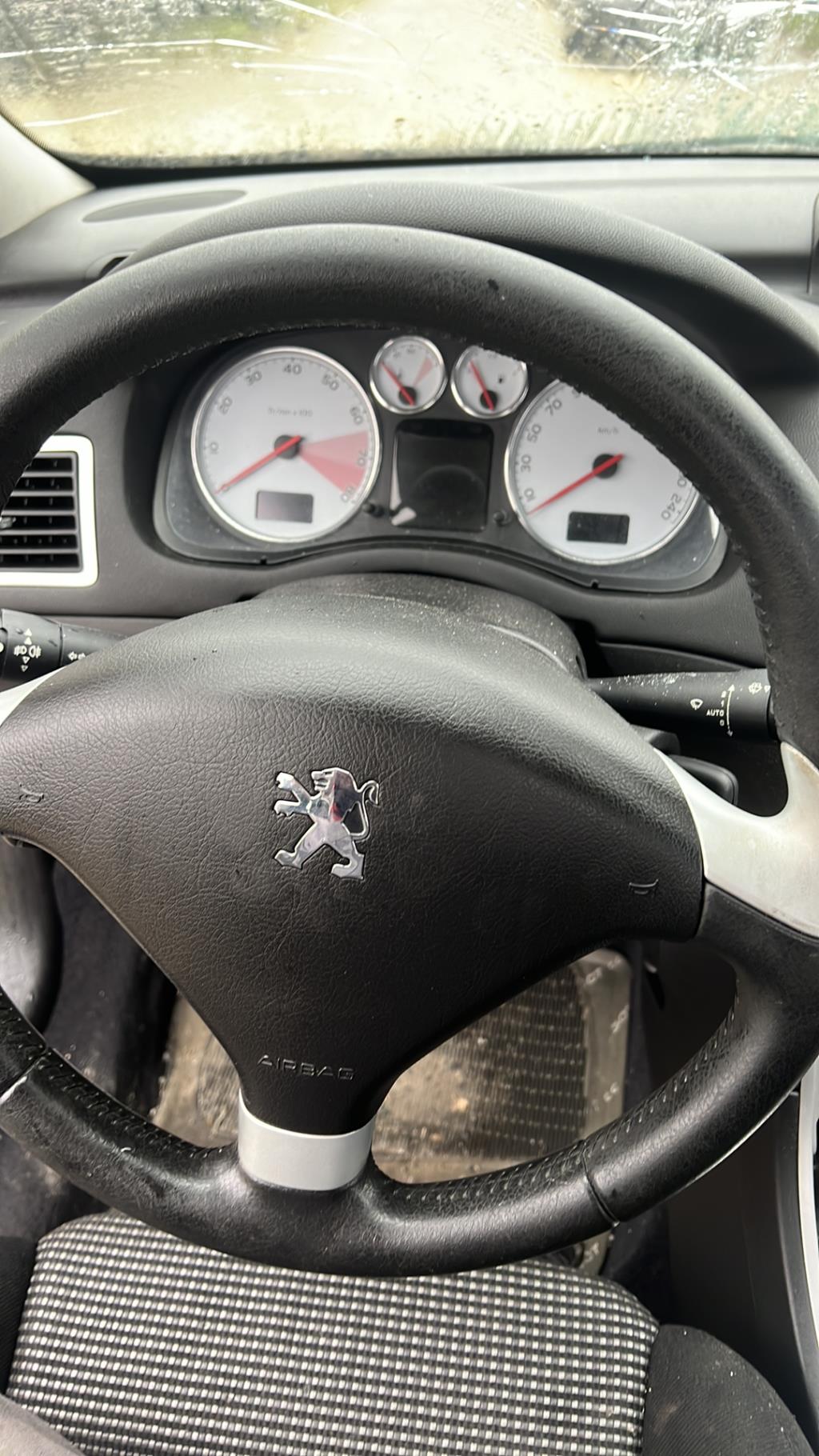 Compresseur clim PEUGEOT 307 PHASE 1 CABRIOLET Essence - 1