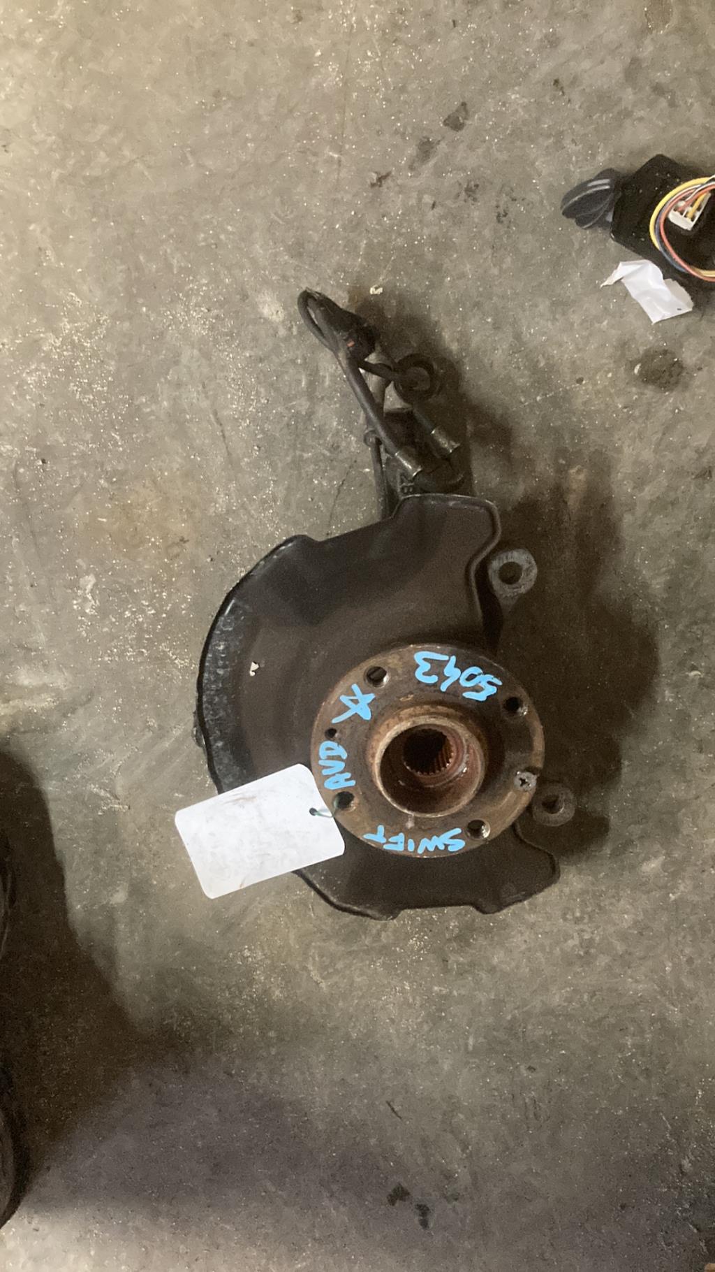 Moyeu avant droit SUZUKI SWIFT 3 Diesel - 1