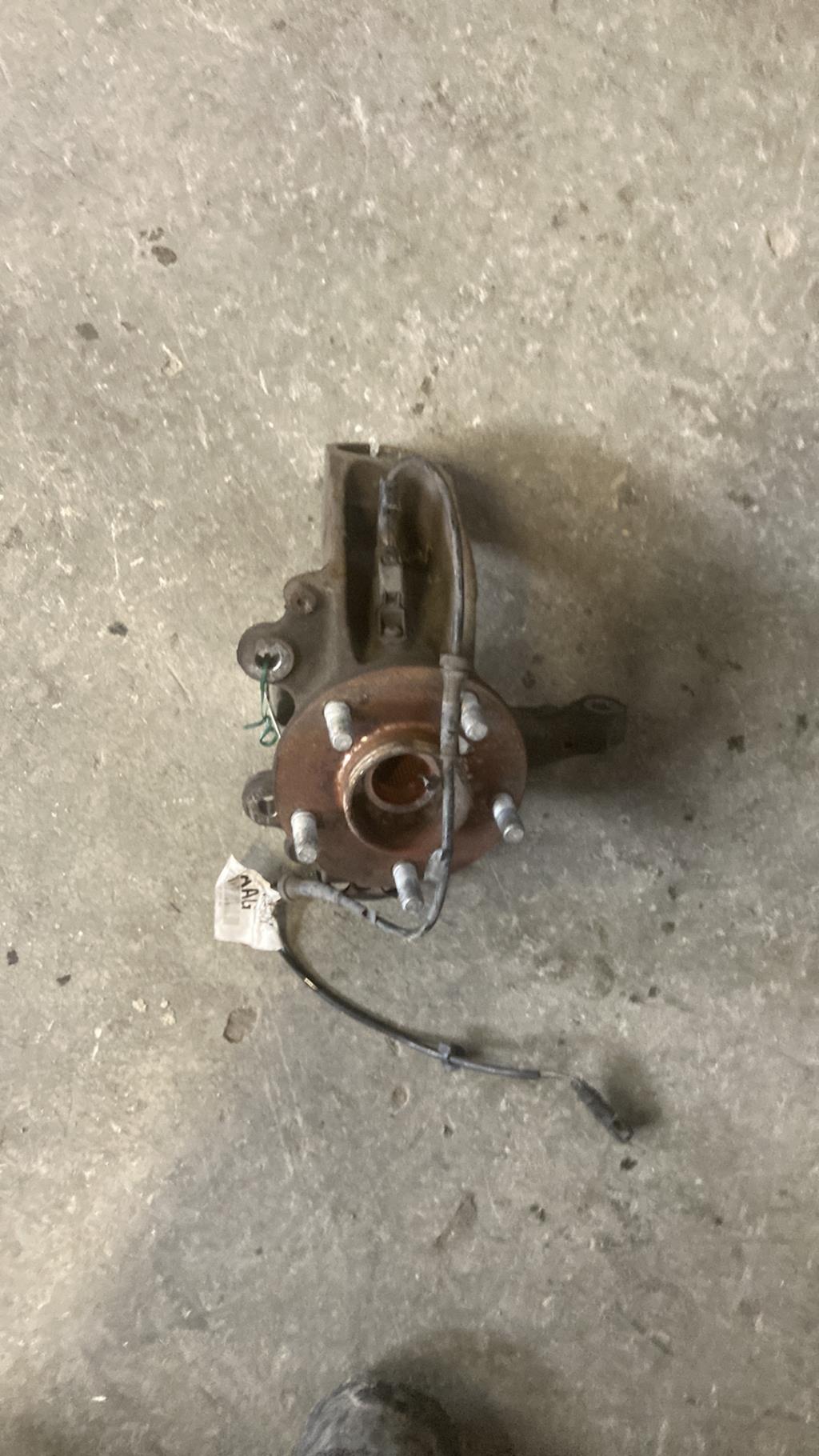 Moyeu avant gauche FORD C-MAX 1 PHASE 1 Diesel - 1