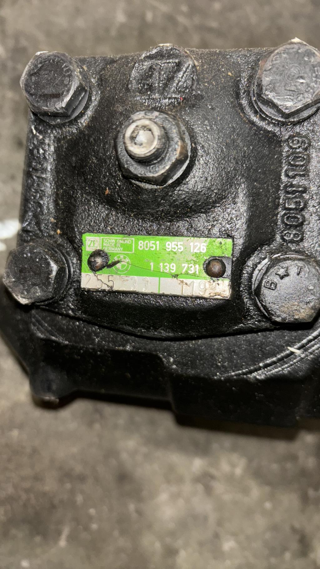 Boitier de direction BMW SERIE 5 E34  - 1