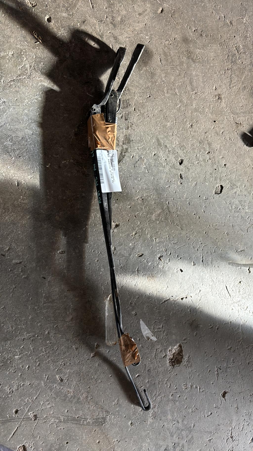 Bras essuie glace avant AUDI A3 1 PHASE 2 Diesel - 1