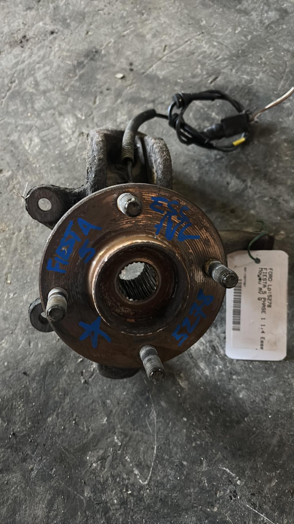 Moyeu avant gauche FORD FIESTA 5 PHASE 1 Essence - 1