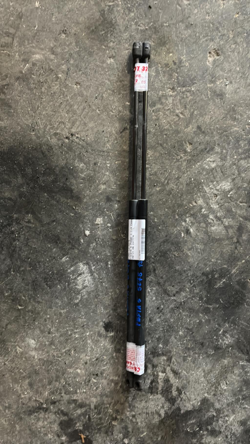 Verin de coffre FORD FIESTA 5 PHASE 1 Essence - 1