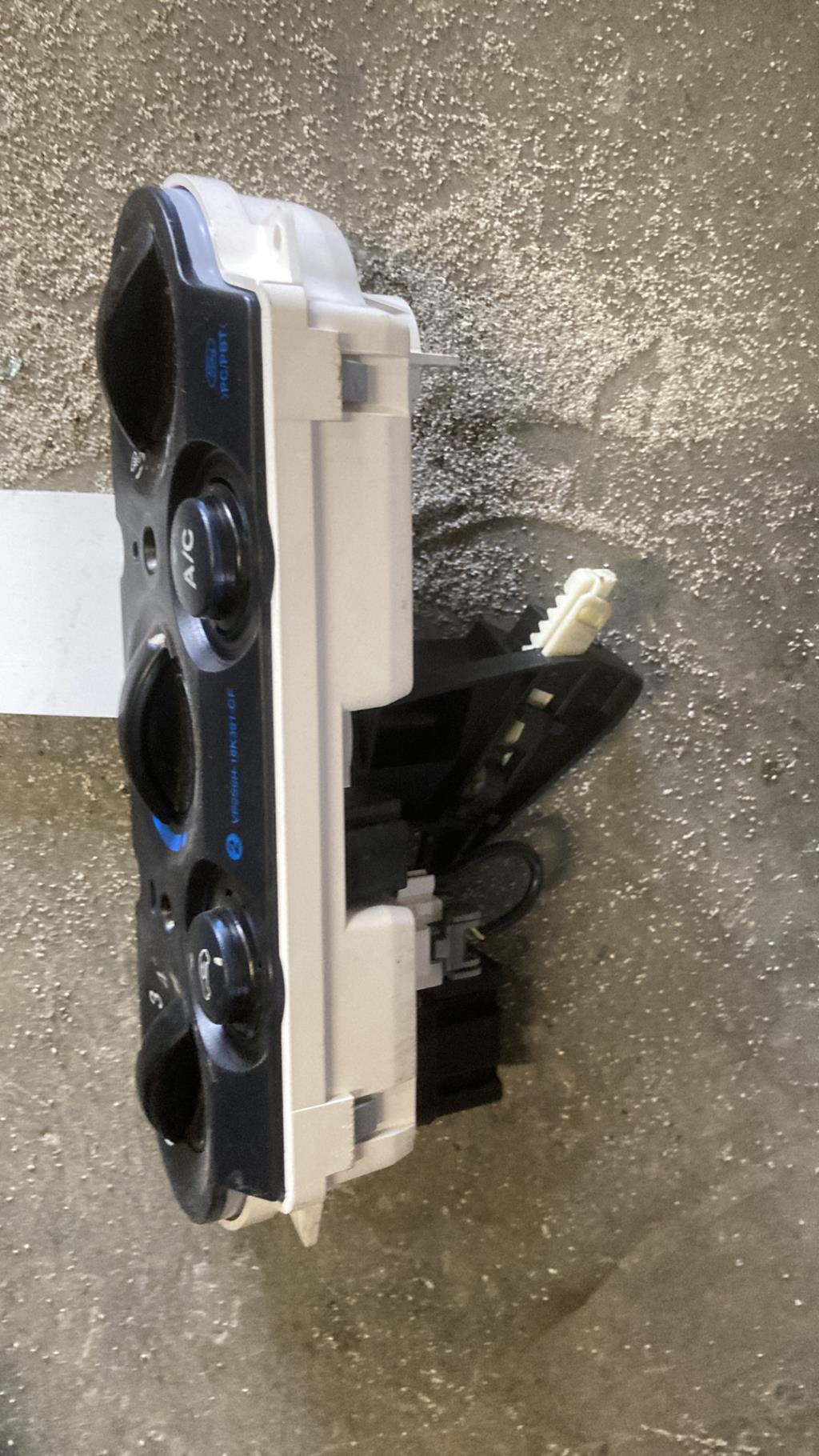 Commande chauffage FORD FIESTA 5 PHASE 1 Diesel - 1
