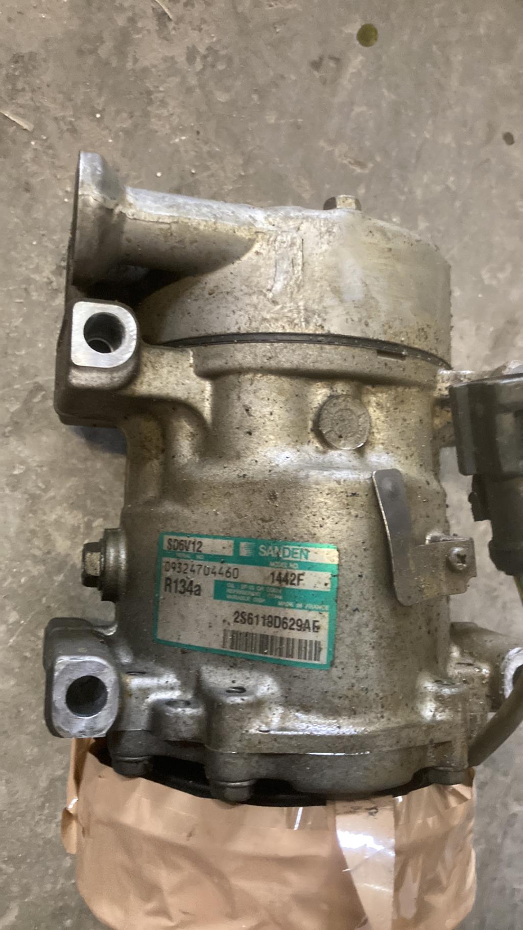 Compresseur clim FORD FIESTA 5 PHASE 1 Diesel - 1