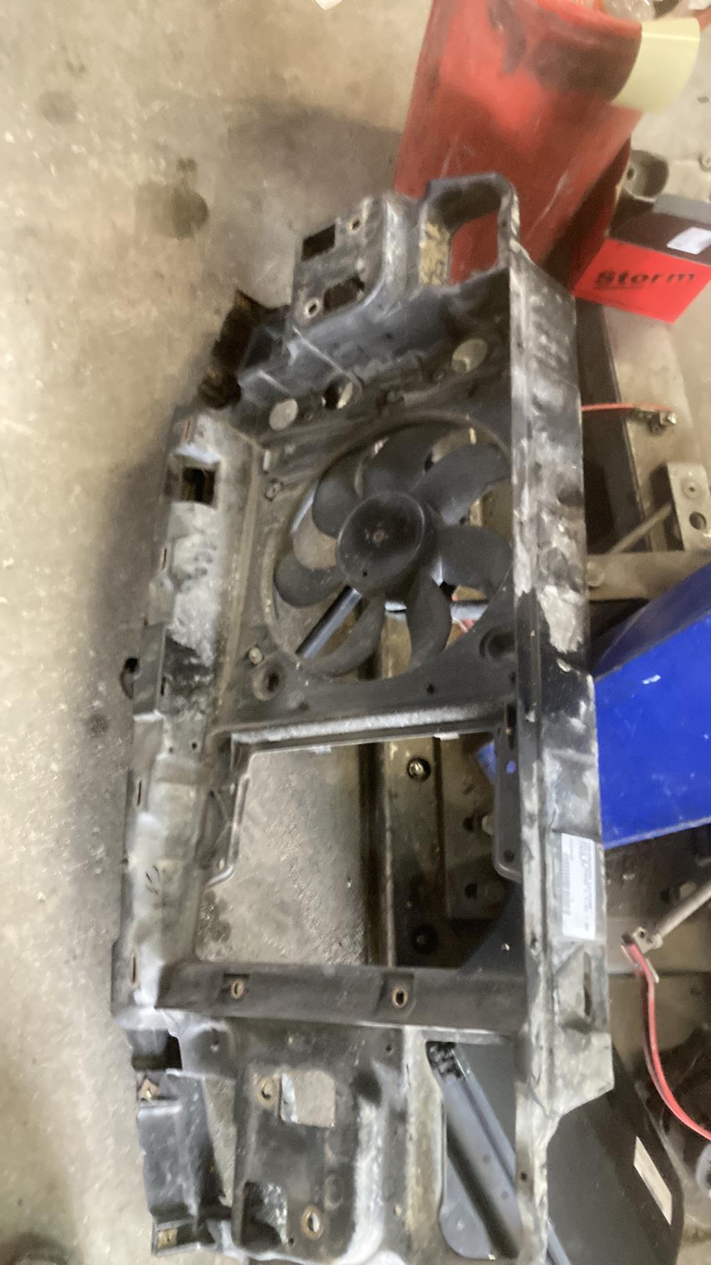 Face avant VOLKSWAGEN POLO 3 PHASE 1 Essence - 1