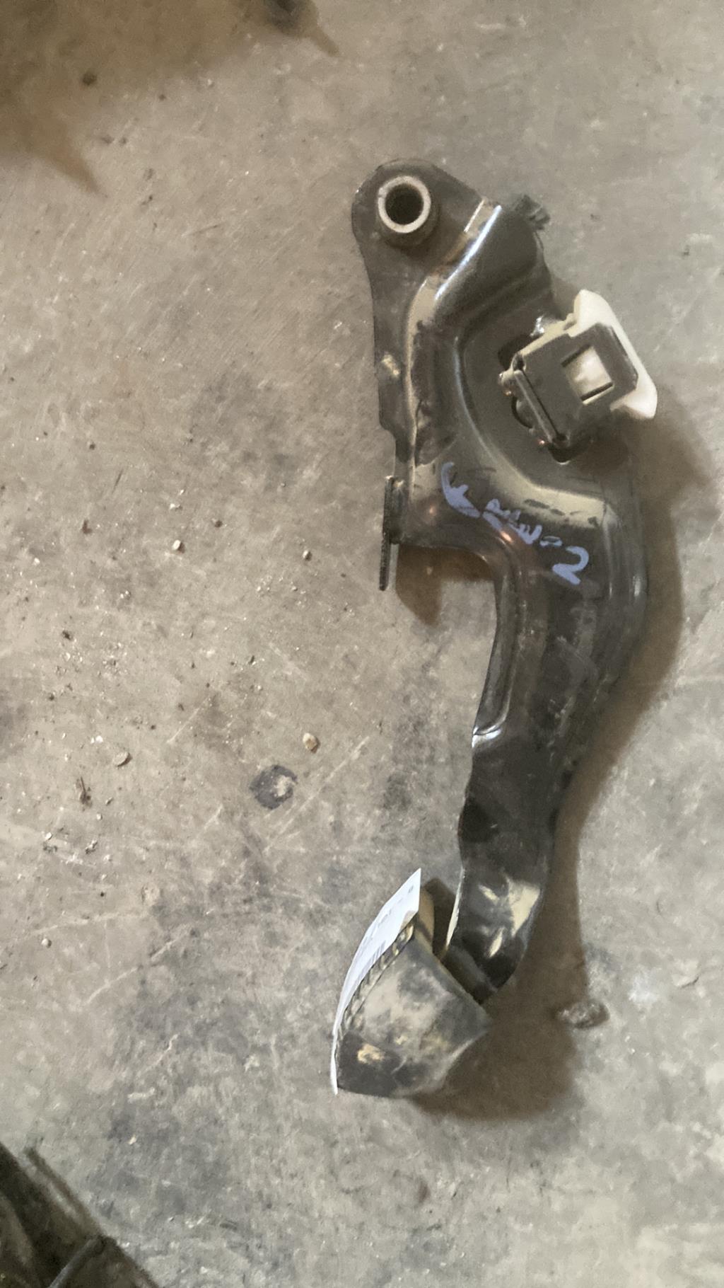 Pedale de frein PEUGEOT 208 1 PHASE 1 Diesel - 1