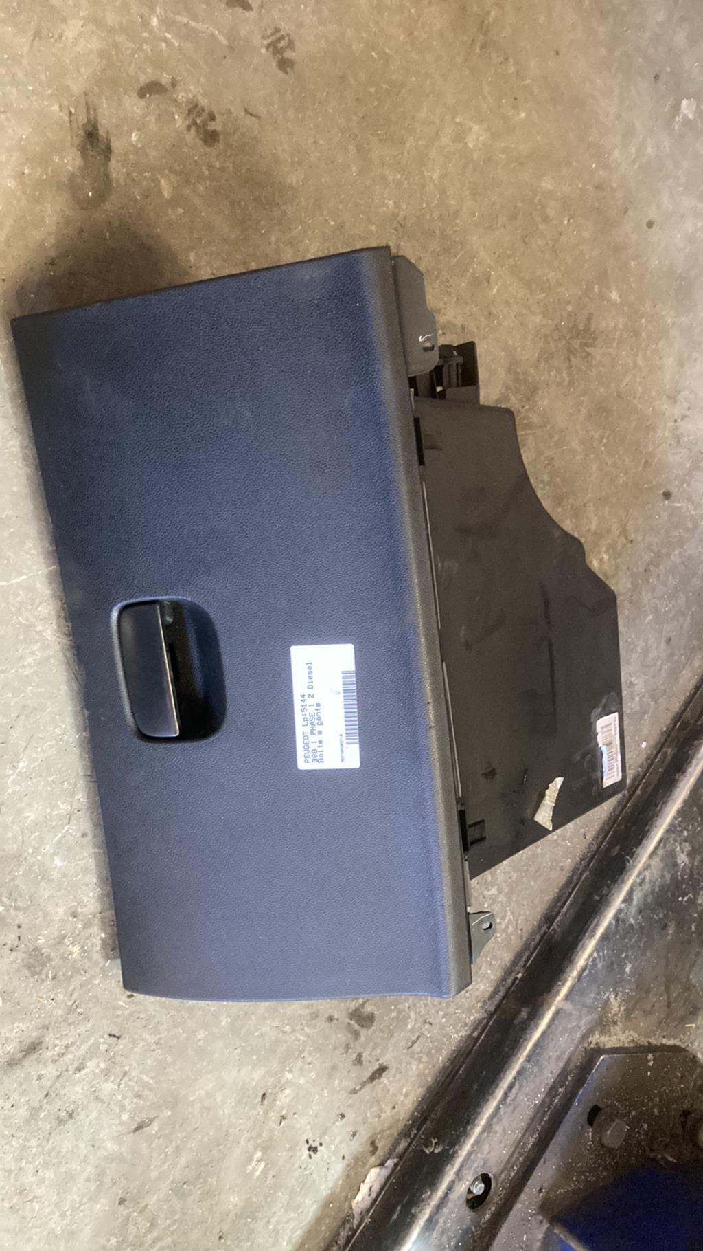 Boite a gants PEUGEOT 308 1 PHASE 1 Diesel - 1