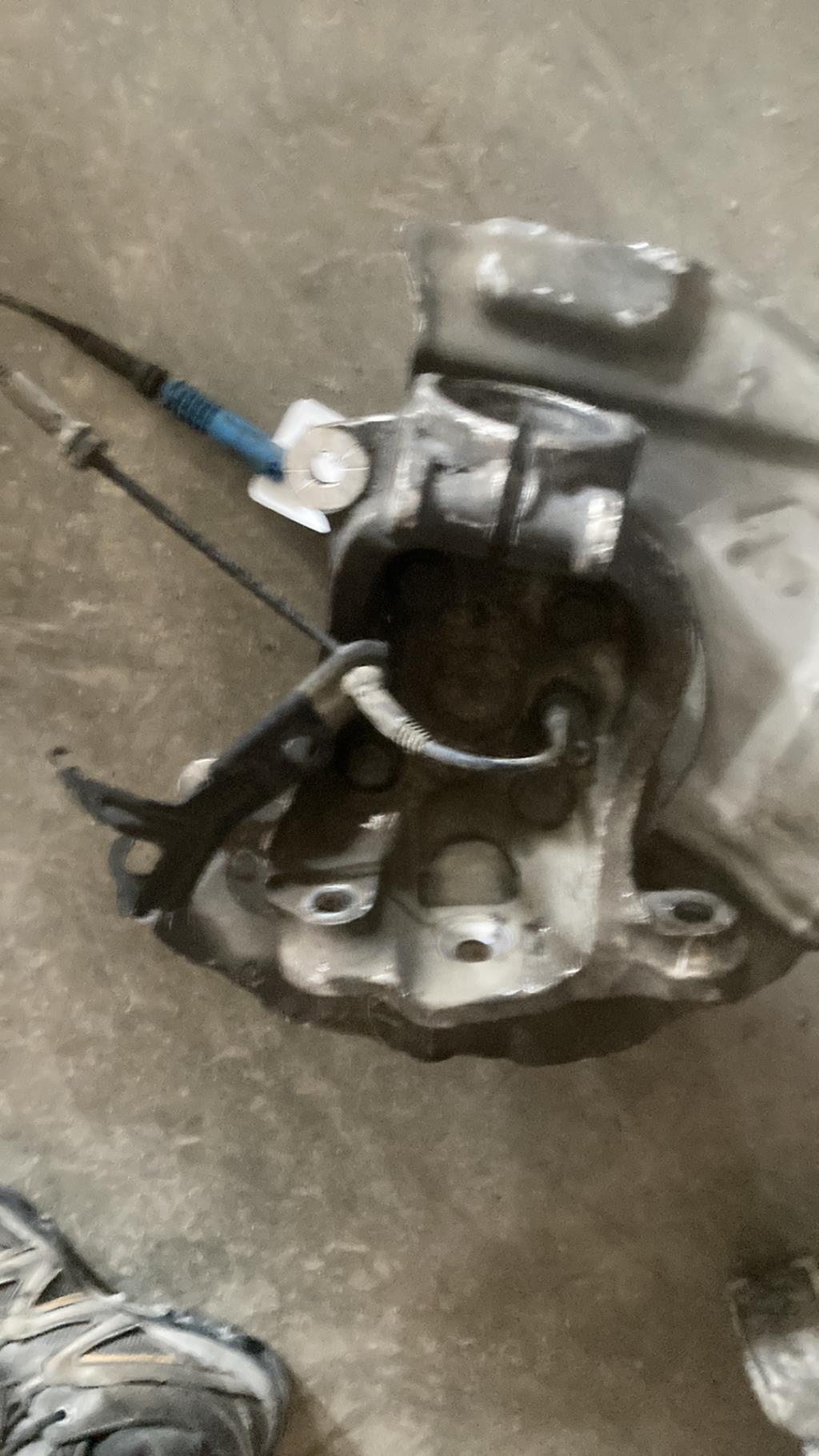 Moyeu avant gauche BMW SERIE 5 E60 PHASE 2 Diesel - 1