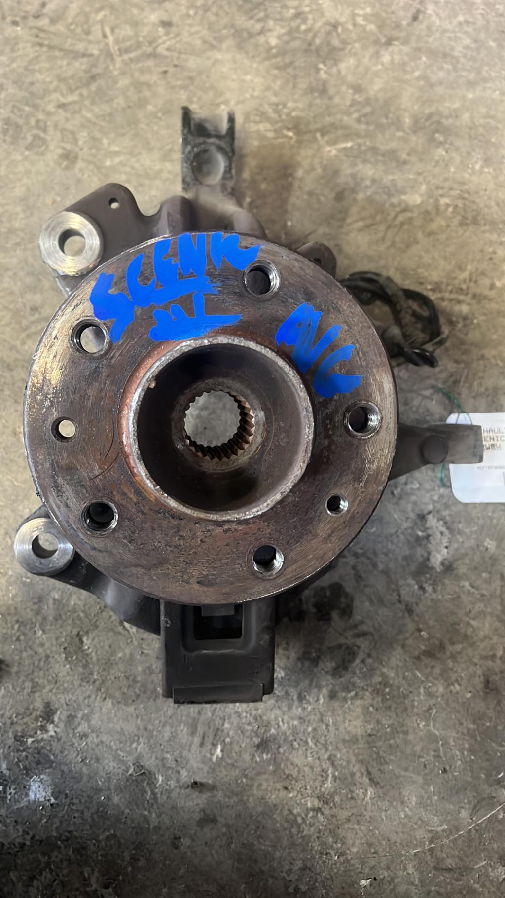 Moyeu avant gauche RENAULT SCENIC 3 PHASE 3 Diesel - 1