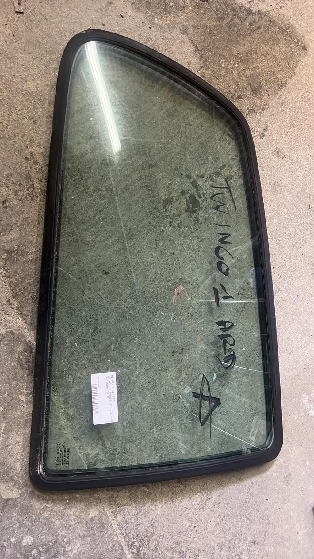 Custode arriere droit RENAULT TWINGO 1 PHASE 1 Essence - 1