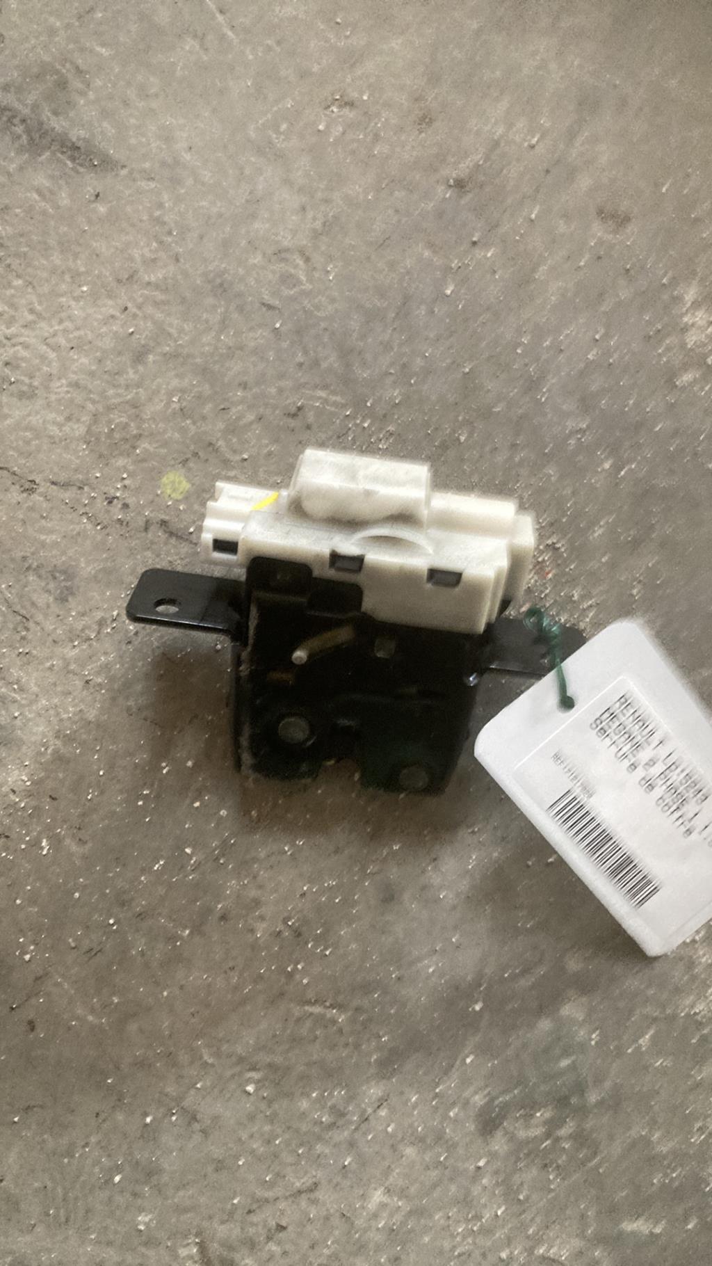 Serrure de coffre RENAULT MEGANE 2 PHASE 1 Diesel - 1