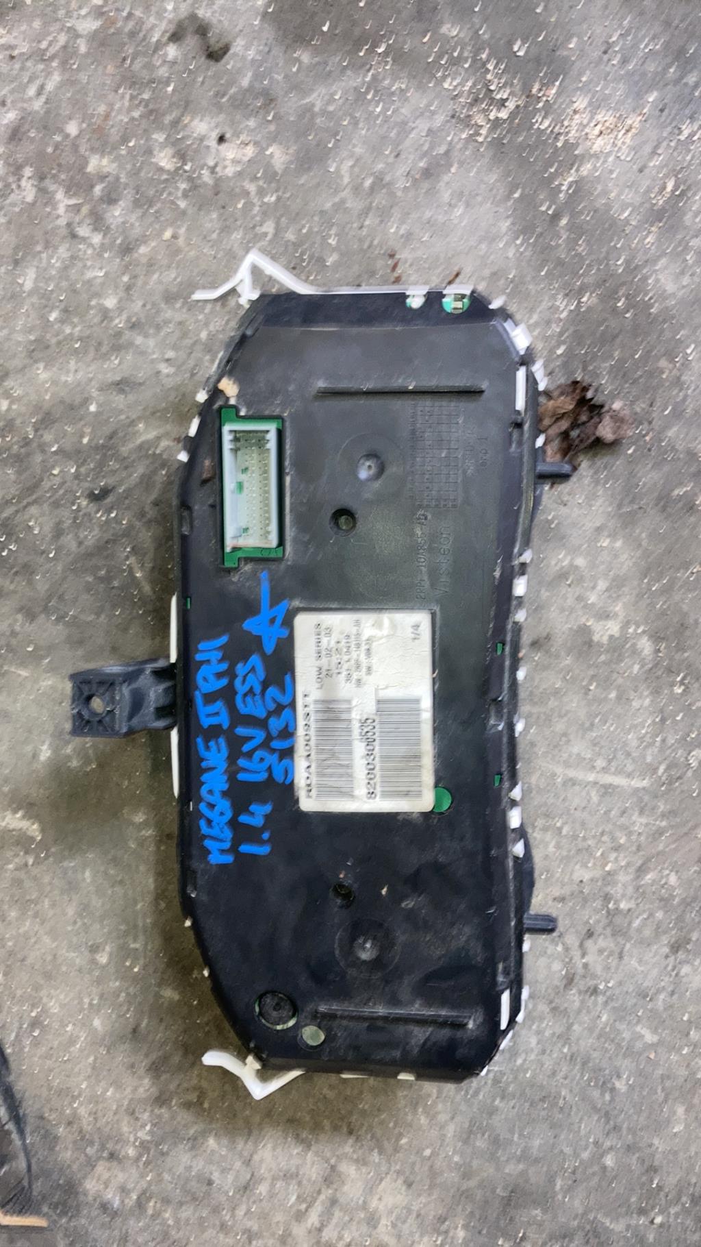 Compteur RENAULT MEGANE 2 PHASE 1 Essence - 1