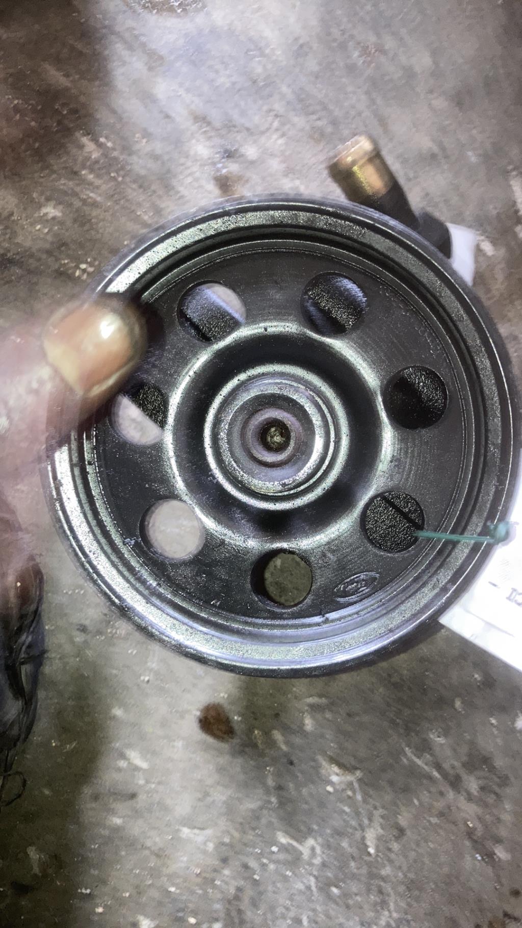 Pompe de direction FORD FOCUS 1 BREAK Diesel - 1