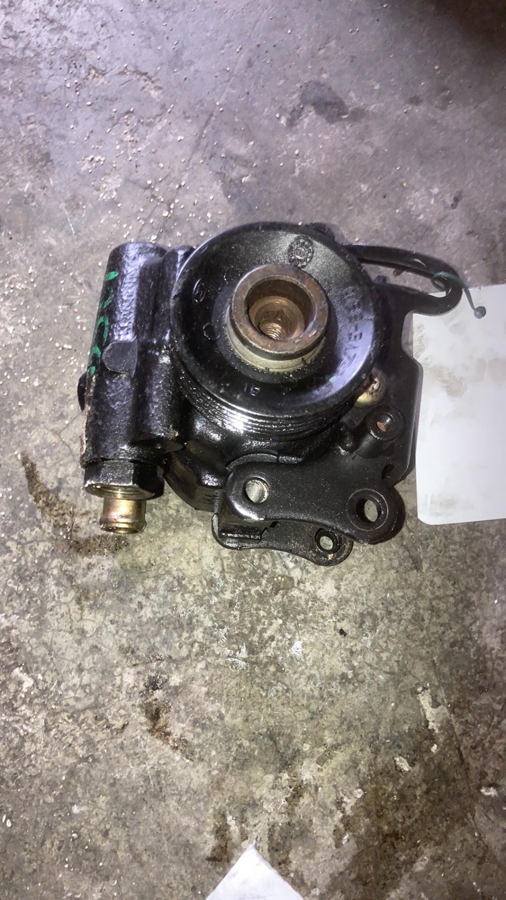 Pompe de direction FORD MONDEO 1 PHASE 2 BREAK Diesel - 1