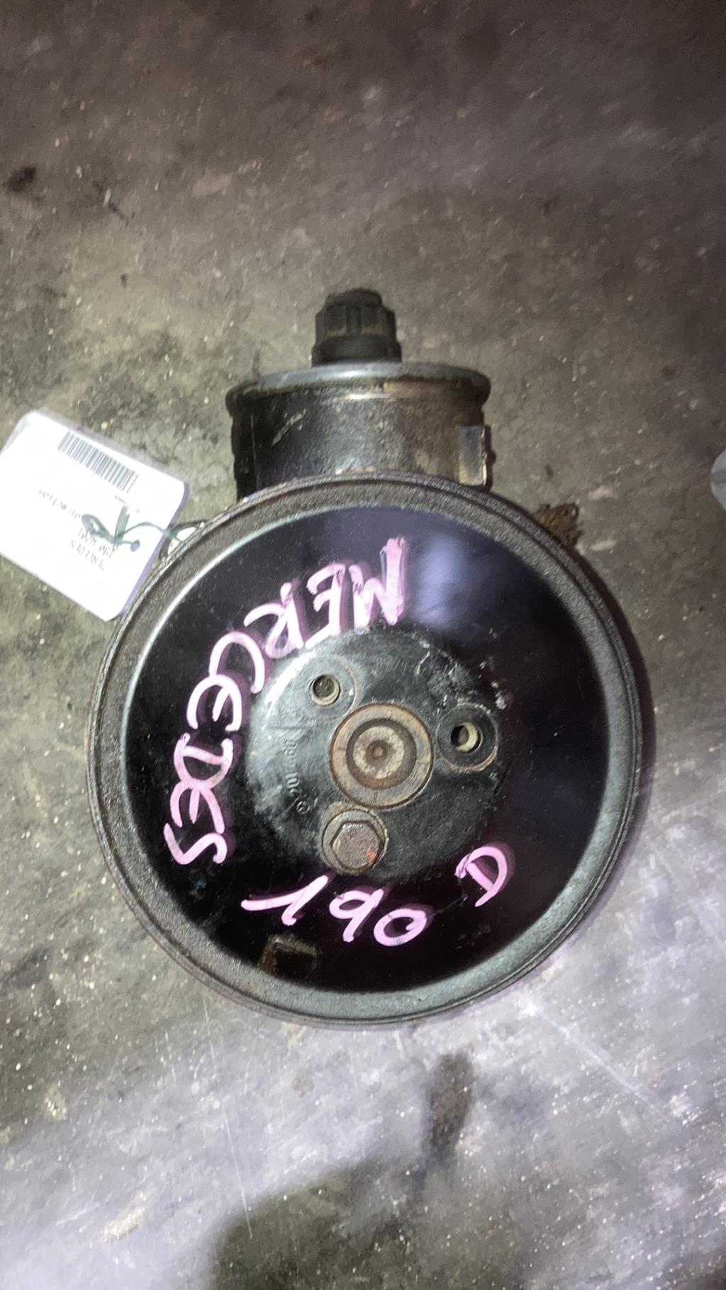 Pompe de direction MERCEDES 190 W201  - 1