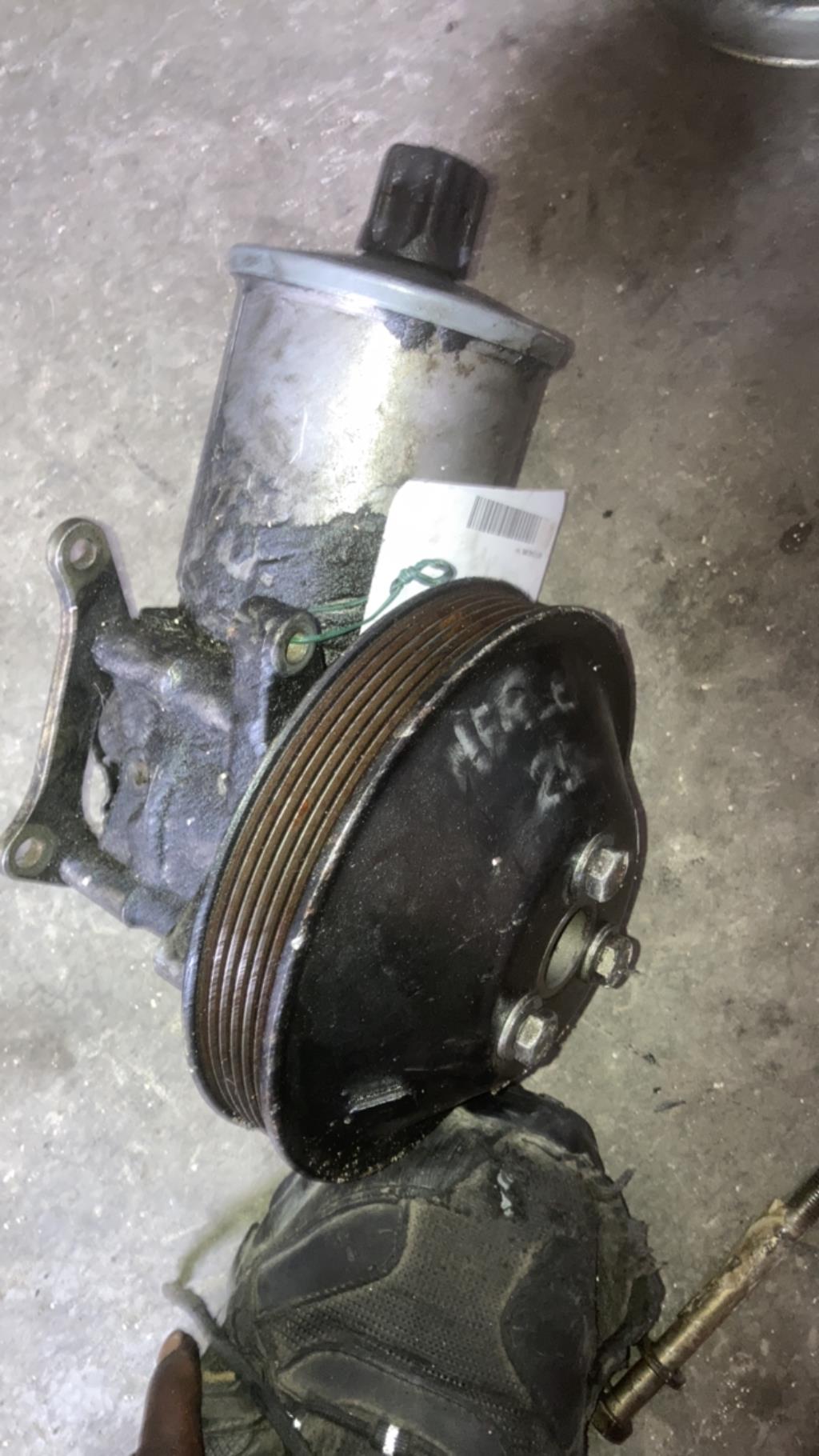 Pompe de direction MERCEDES 250 T123  - 1
