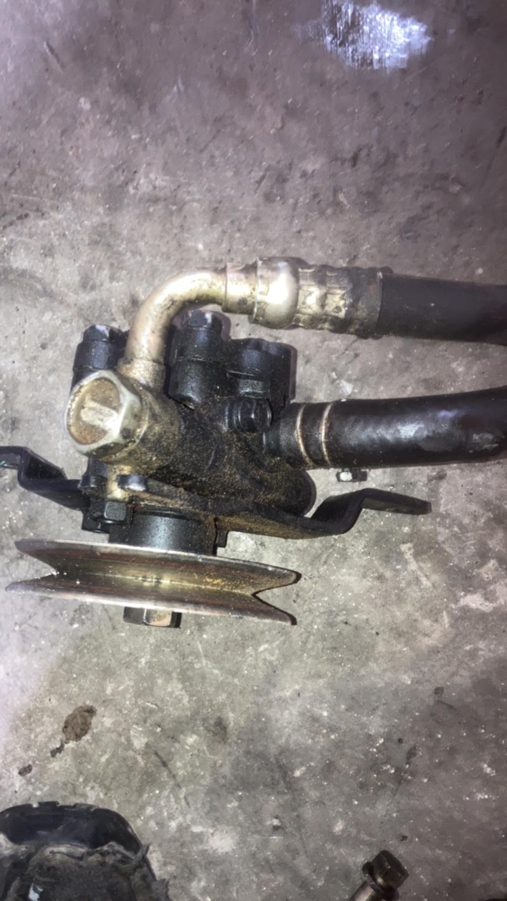 Pompe de direction NISSAN ALMERA 1 PHASE 1 Essence - 1