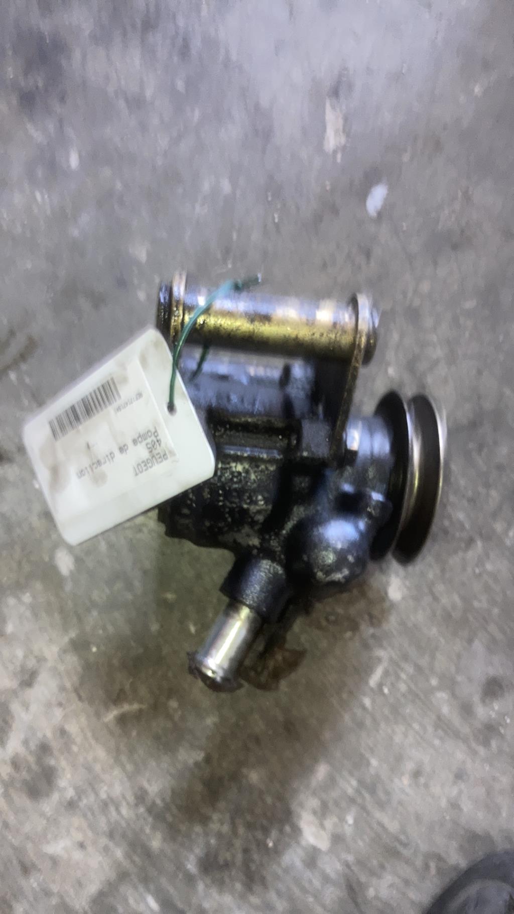 Pompe de direction PEUGEOT 405  - 1