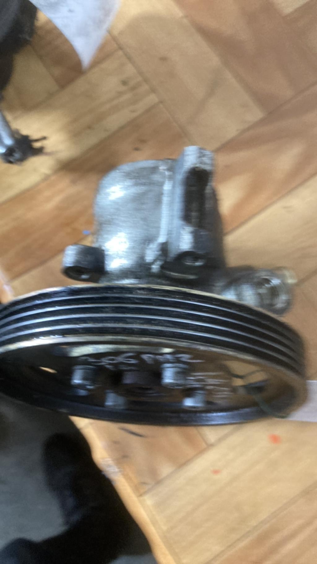 Pompe de direction PEUGEOT 306 PHASE 2 Essence - 1