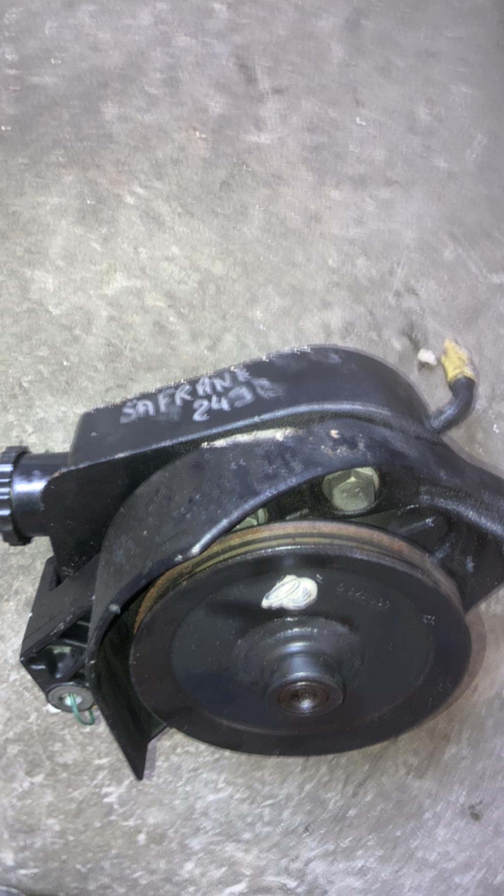 Pompe de direction RENAULT SAFRANE PHASE 1 Essence - 1