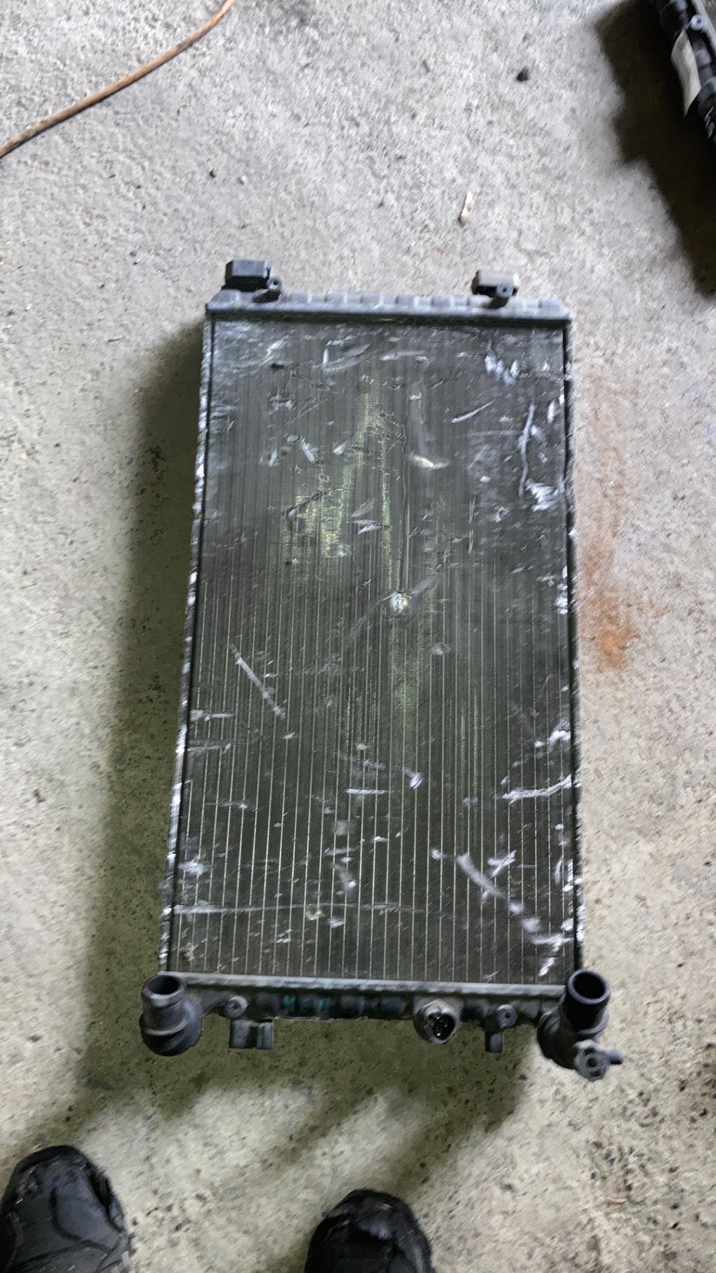 Radiateur eau VOLKSWAGEN NEW BEETLE 1 PHASE 1 Essence - 1
