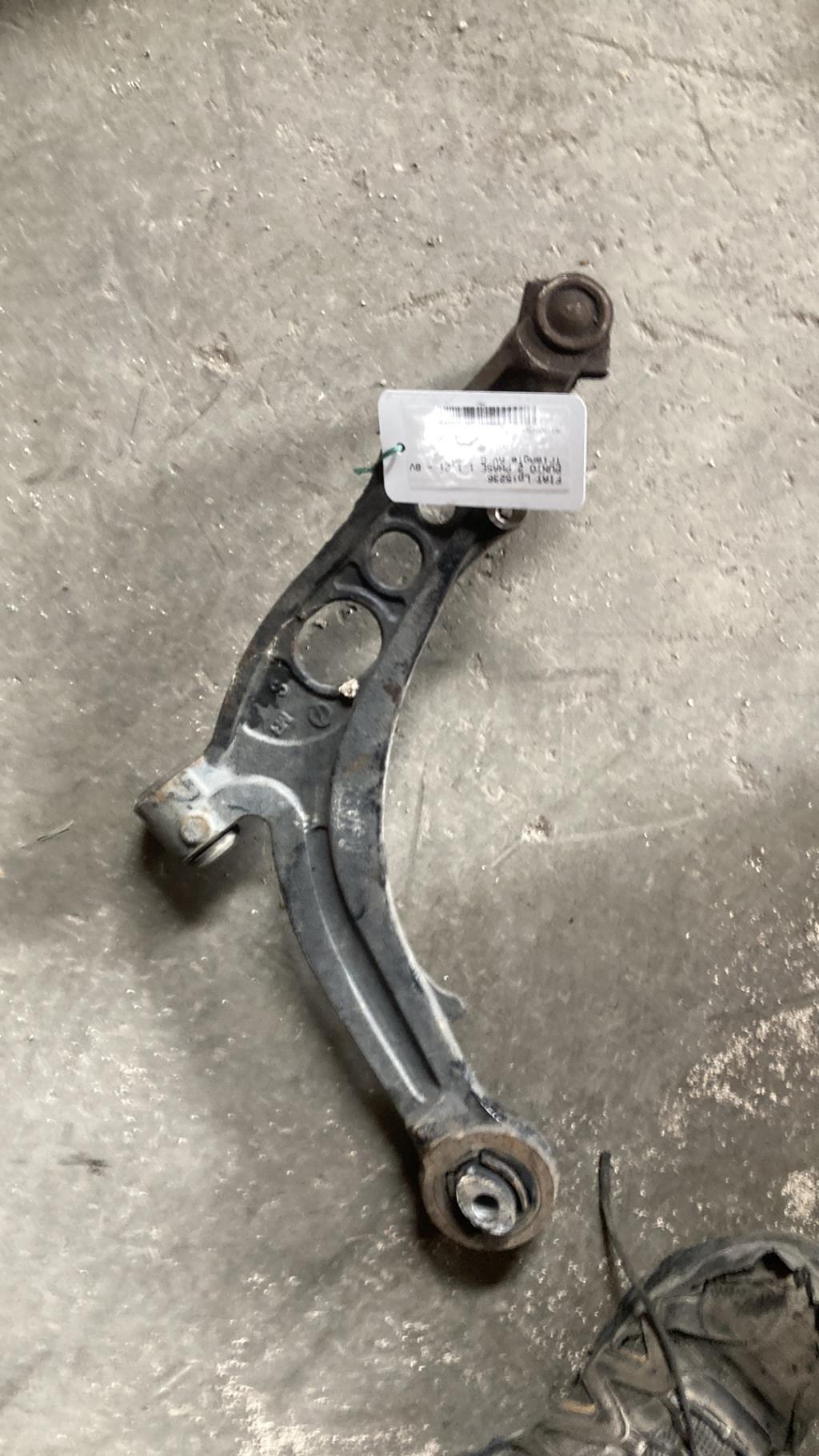 Triangle avant gauche FIAT PUNTO 2 PHASE 1 Essence - 1