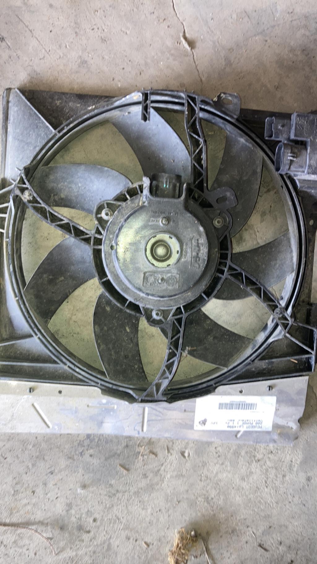 Ventilateur eau PEUGEOT 208 1 PHASE 1 Essence - 1