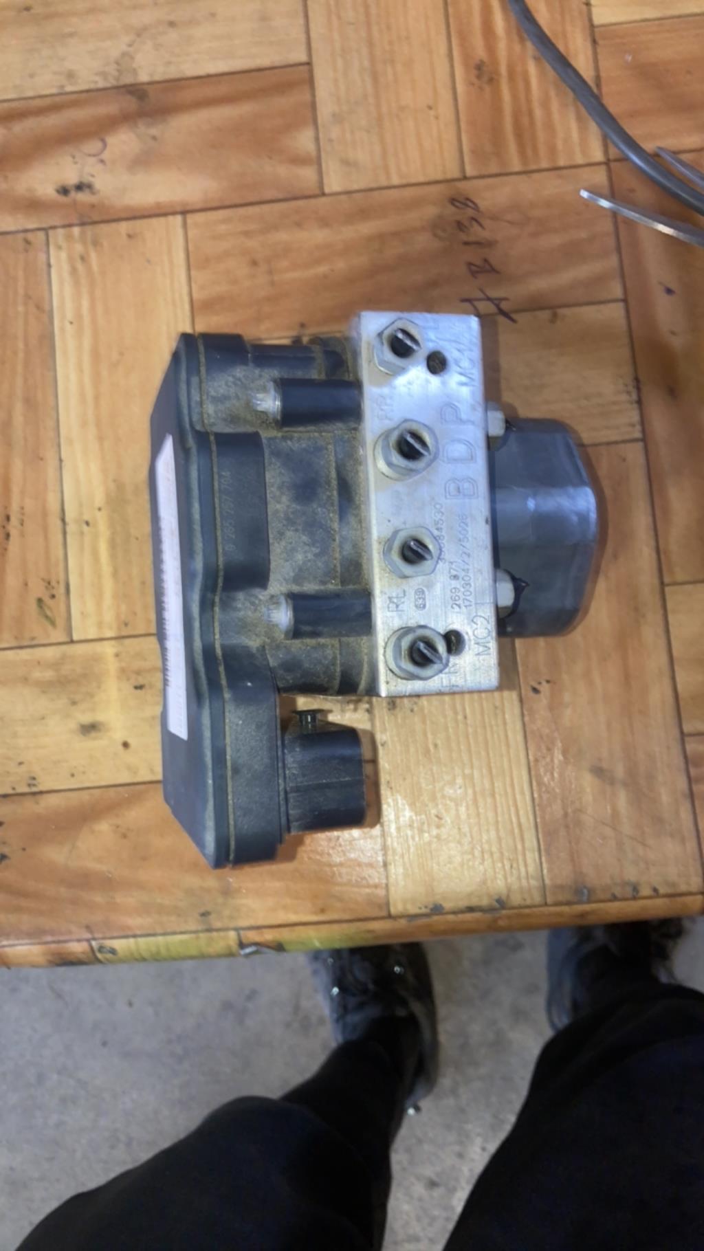 Bloc ABS (freins anti-blocage) OPEL CORSA E Essence - 1