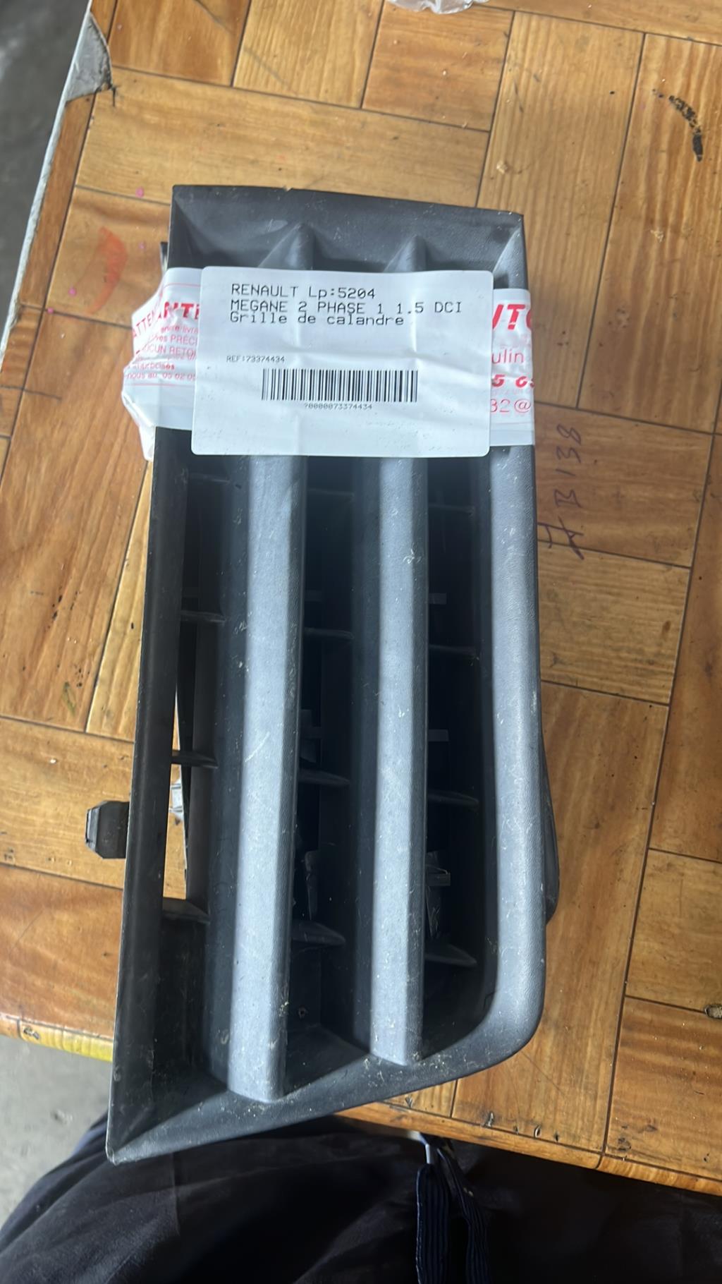Grille de calandre RENAULT MEGANE 2 PHASE 1 Diesel - 1