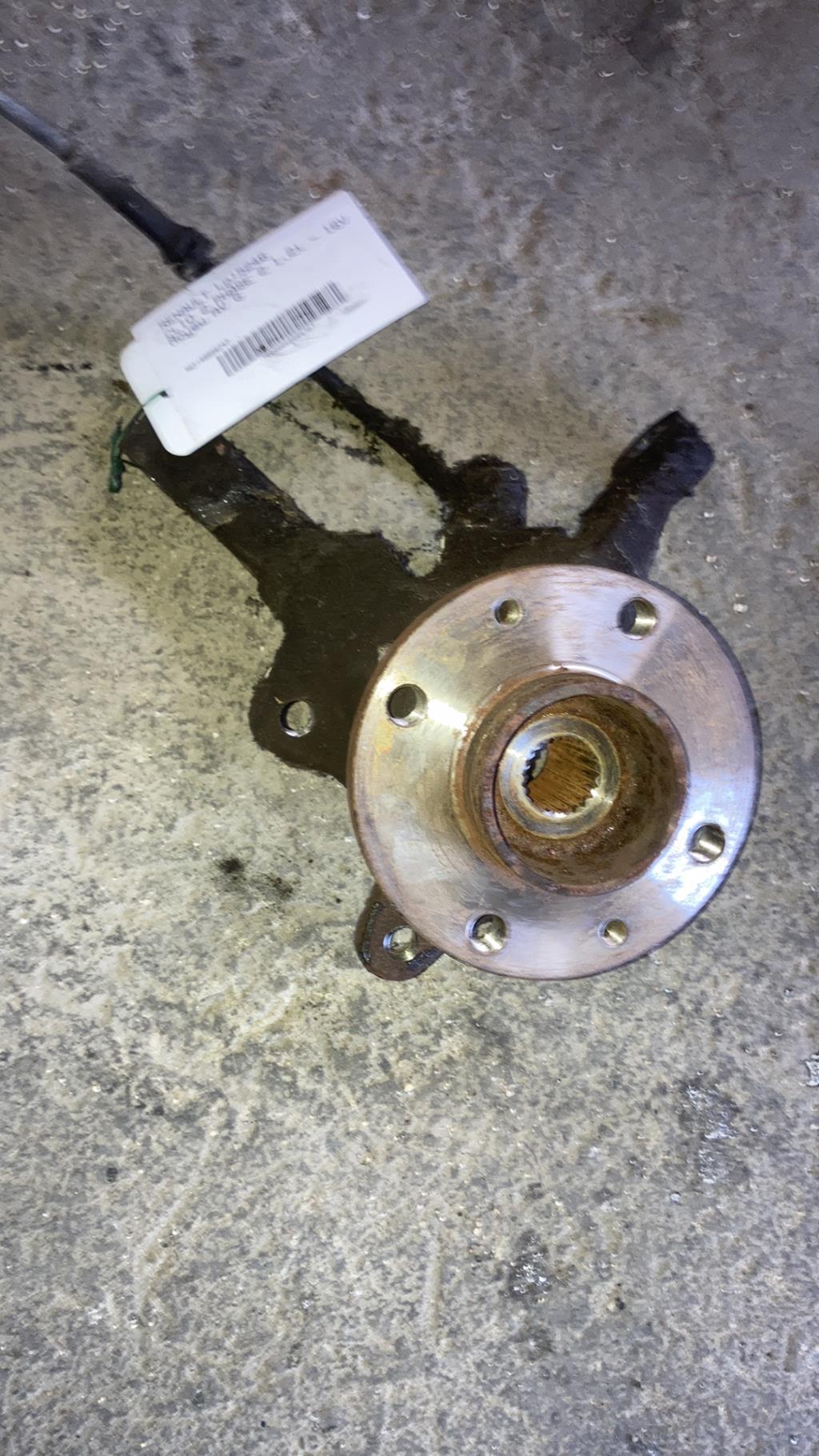 Moyeu avant gauche RENAULT CLIO 2 PHASE 2 Essence - 1