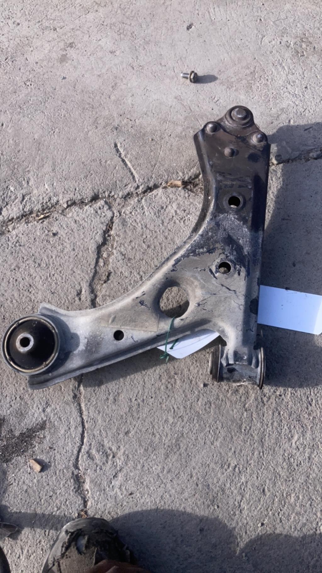 Triangle avant droit OPEL CORSA E Essence - 1