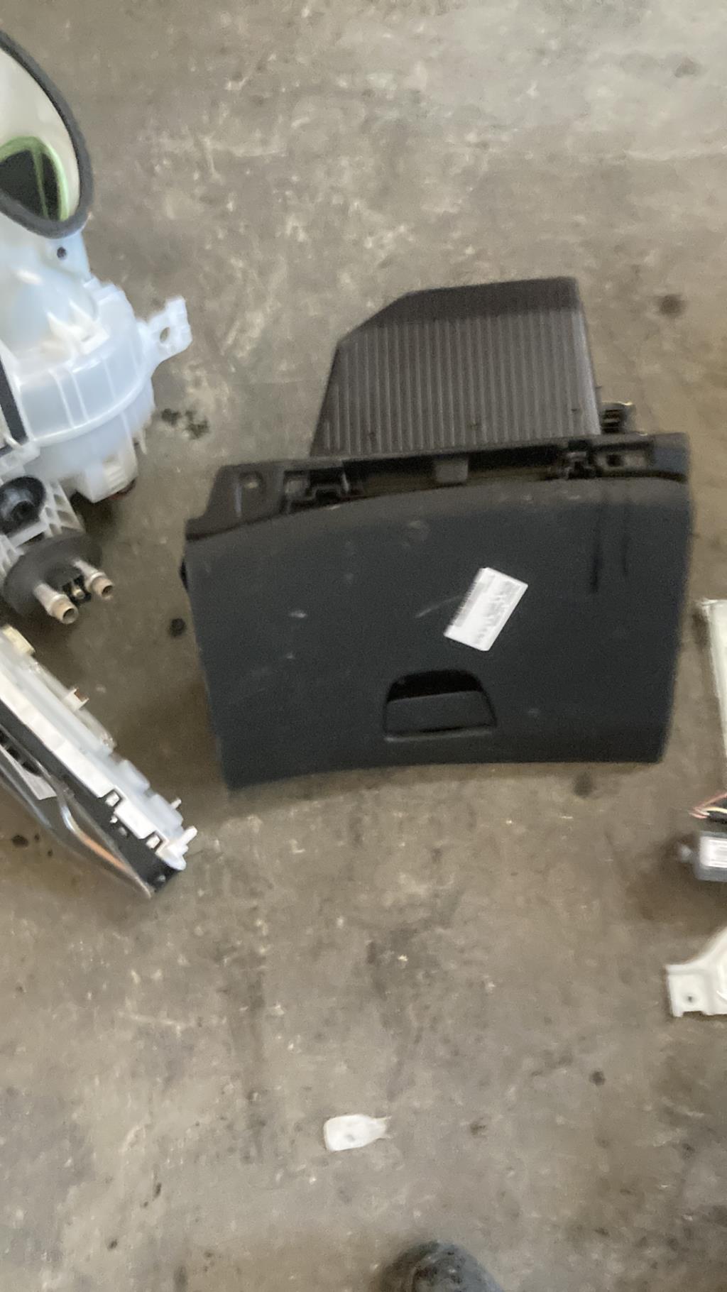 Boite a gants PEUGEOT 2008 1 PHASE 1 Diesel - 1