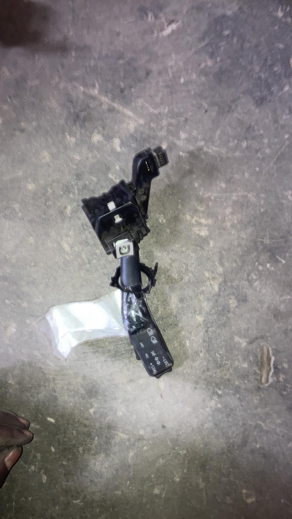 Commodo phare VOLKSWAGEN GOLF PLUS PHASE 1 Essence - 1