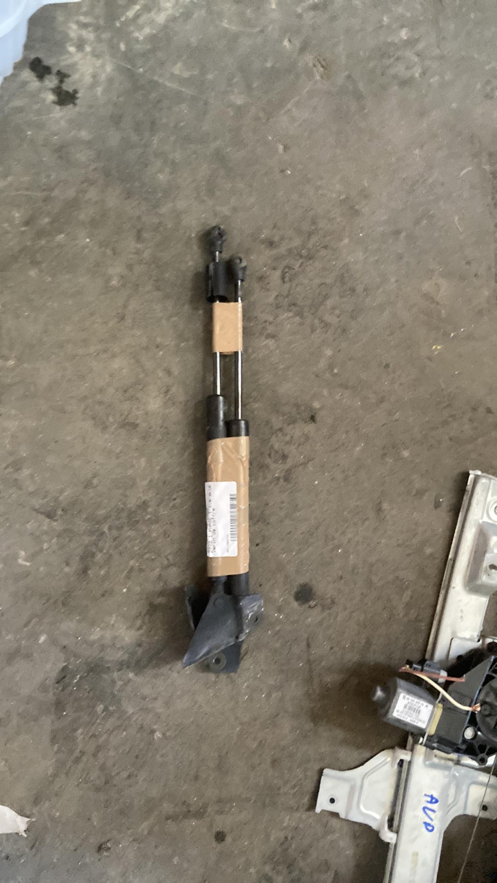Verin de coffre PEUGEOT 2008 1 PHASE 1 Diesel - 1