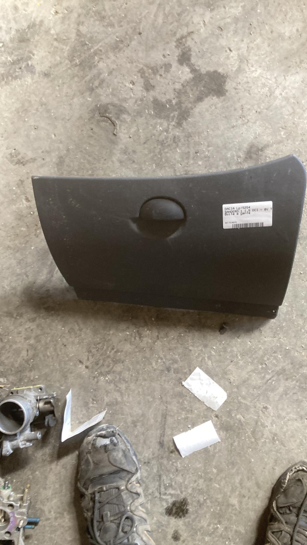 Boite a gants DACIA SANDERO 1 Diesel - 1
