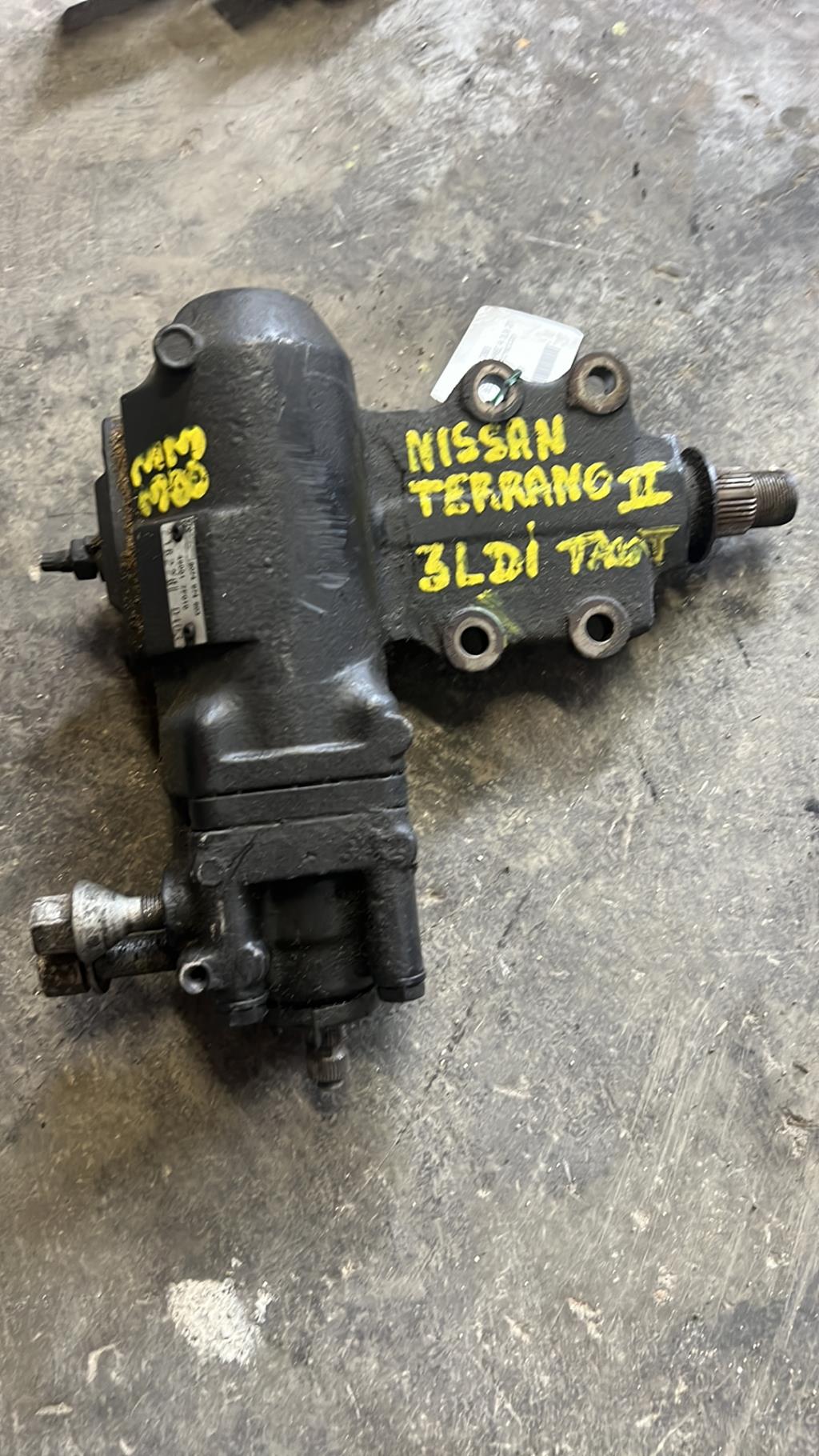 Boitier de direction NISSAN TERRANO 2 PHASE 4 Diesel - 1