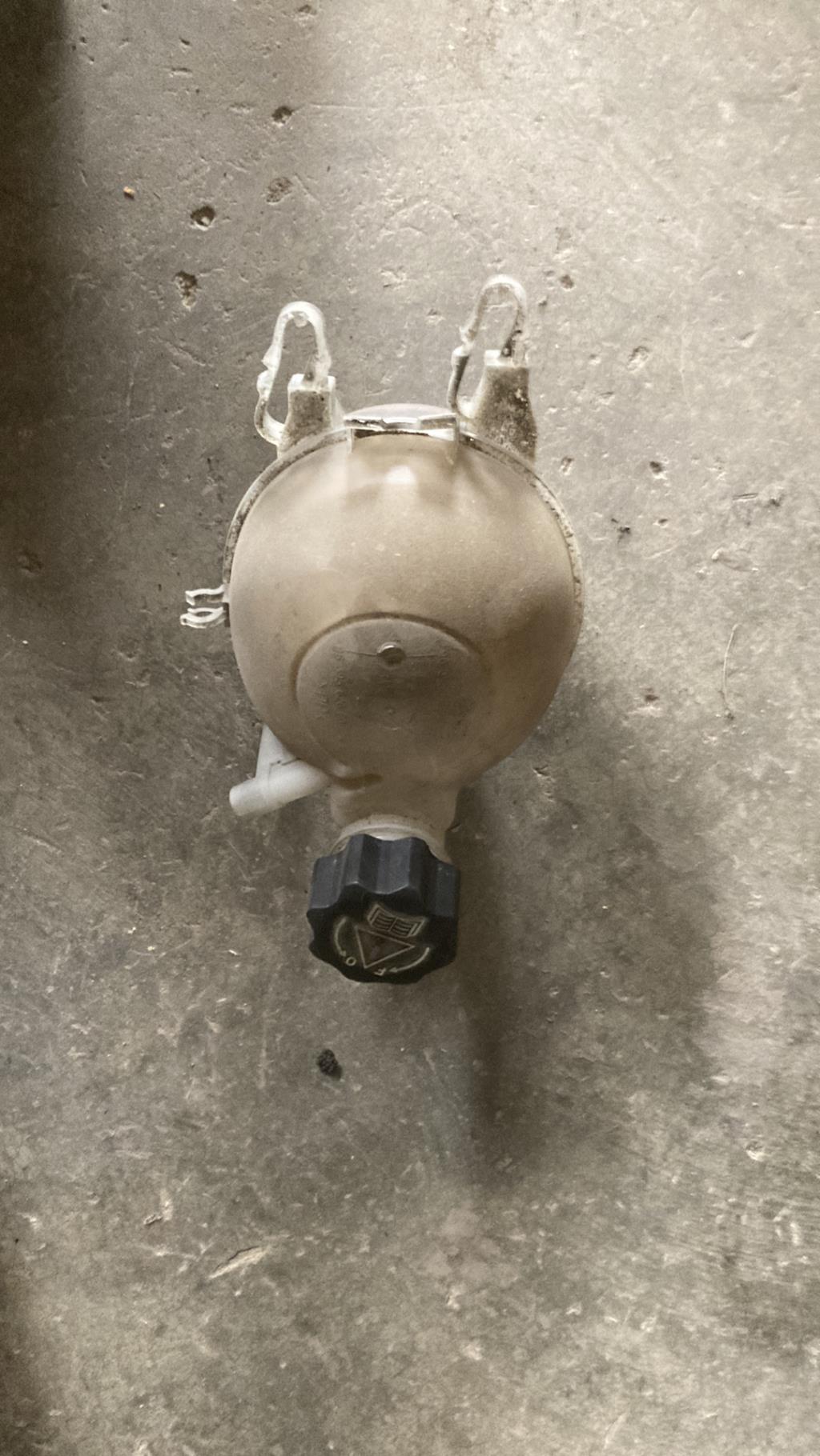 Vase d'expansion CITROEN C3 1 PHASE 1 Essence - 1