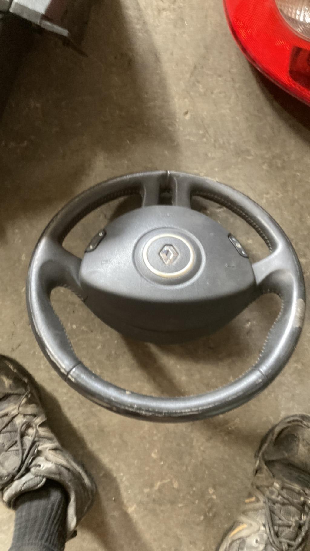 Volant RENAULT CLIO 3 PHASE 1 Diesel - 1