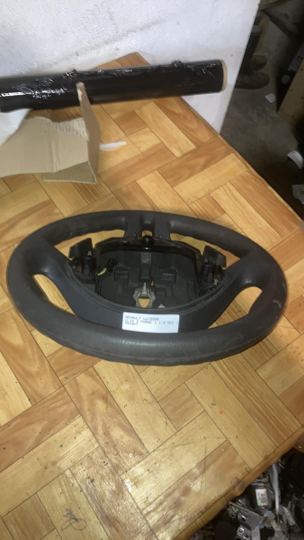 Volant RENAULT CLIO 3 PHASE 1 Diesel - 1