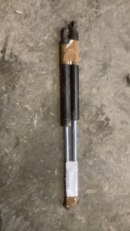 Verin de coffre RENAULT CLIO 2 PHASE 1 Diesel - 1