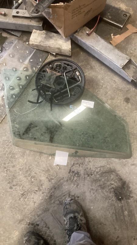 Vitre avant droit RENAULT CLIO 2 PHASE 1 Diesel - 1