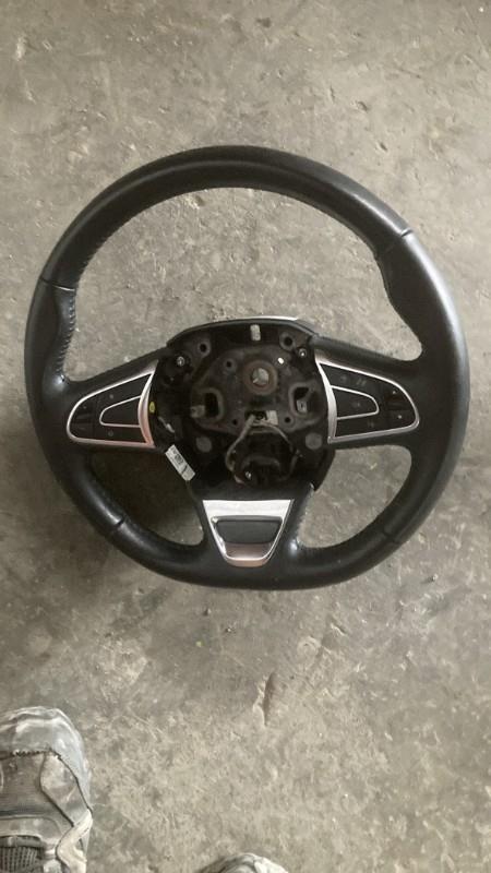 Volant RENAULT MEGANE 4 PHASE 1 Essence - 1