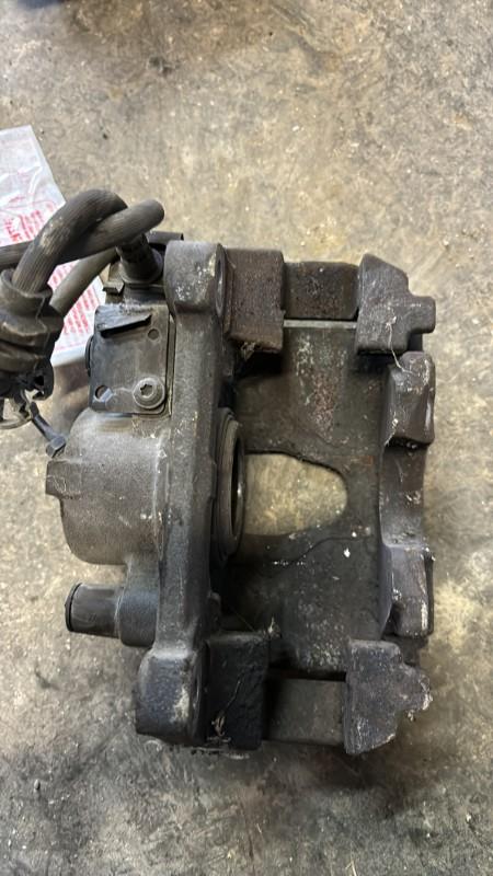 Etrier avant droit (freinage) RENAULT LAGUNA 2 PHASE 1 Essence - 1