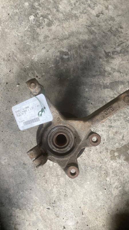 Moyeu avant gauche RENAULT CLIO 2 PHASE 1 Essence - 1