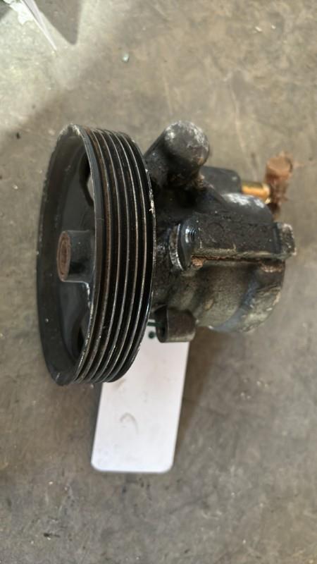 Pompe de direction RENAULT LAGUNA 2 PHASE 1 Essence - 1