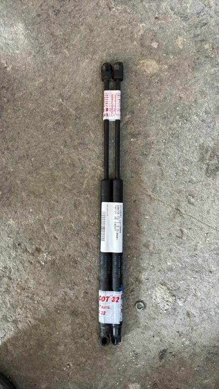 Verin de capot HYUNDAI SANTA FE 1 Diesel - 1