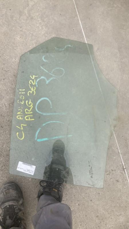 Vitre arriere gauche CITROEN C4 2 PHASE 1 Diesel - 1