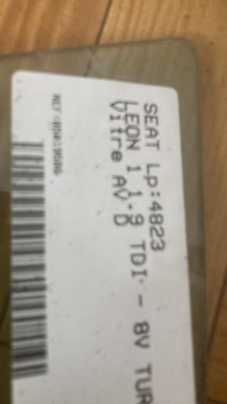 Vitre avant droit SEAT LEON 1 Diesel - 1
