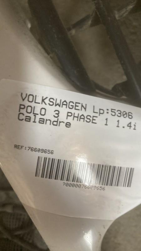 Calandre VOLKSWAGEN POLO 3 PHASE 1 Essence - 1